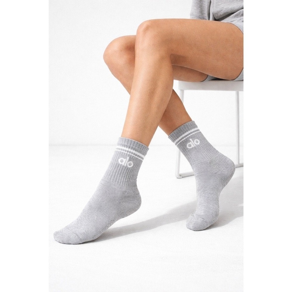 ALO Yoga Throwback Socks Gray/White NWT M Retro Soft Athleisure Yoga